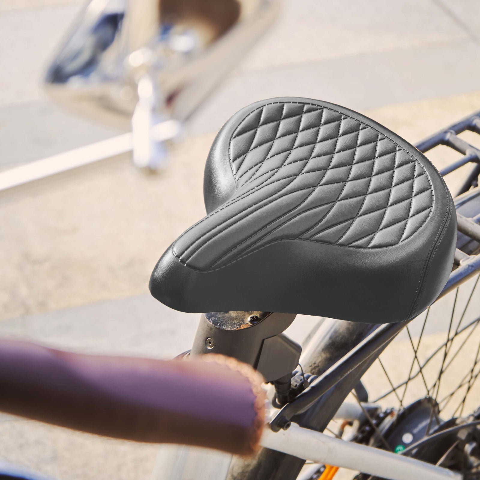 Black Time Capsule vintage bike seat with steel springs